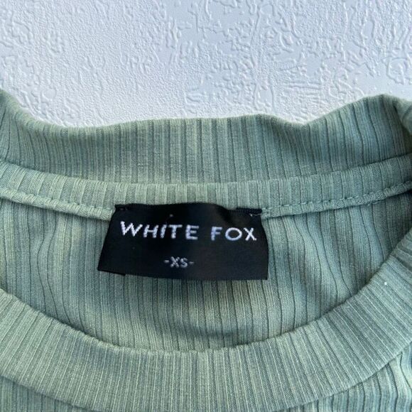 White Fox Ribbed Short Sleeve Top Green XS Casual Basic Tee - Picture 3 of 5